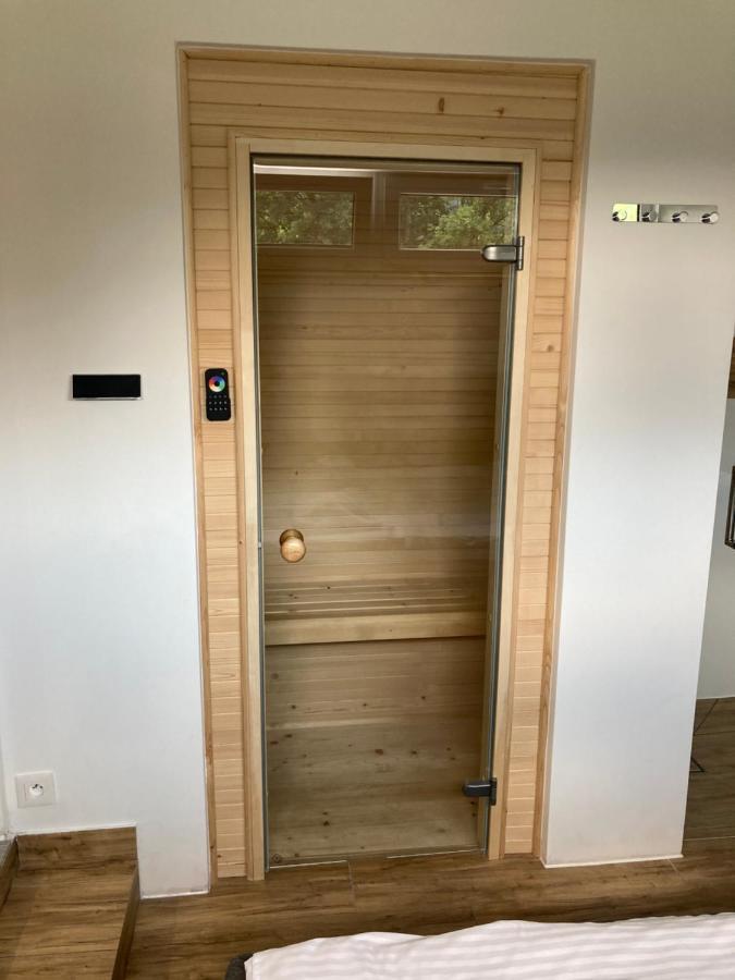 Sara Z Sauna